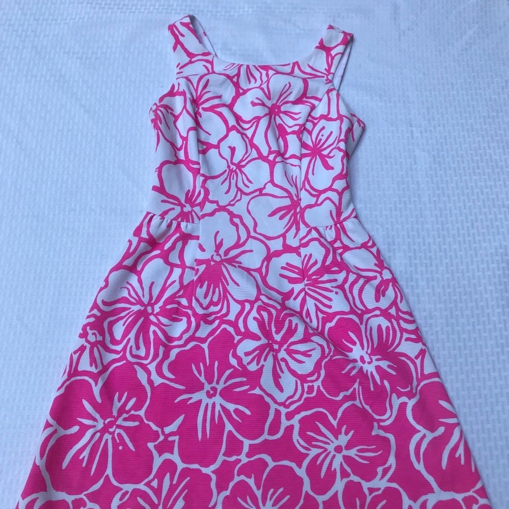 Lilly Pulitzer sleevless fitted sundress Like new